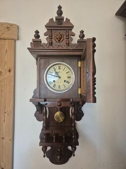 Zajímavě zdobené nástěnné hodiny – krásný design, funkční - 6