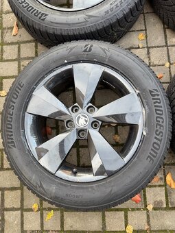 ORIGINÁL Alu Škoda NANUQ R17, 5x112 - ZIMNÍ PNEU - 6