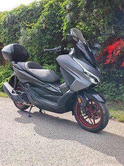 Prodám honda forza 125 rok 2023 Limited - 6