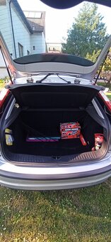 Ford Focus Ghia 2.0. TDCI 98 kW - 6