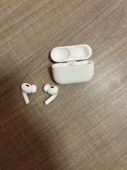Apple AirPods 2 - 6