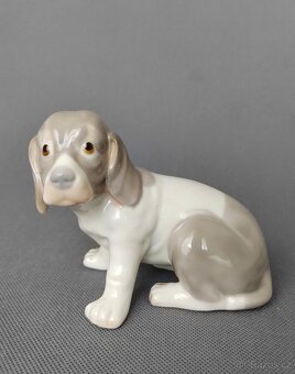 Sedící a smutný porcelánový figurky štěňata Bígl styl Lladro - 6