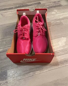 tenisky značky Nike - 6