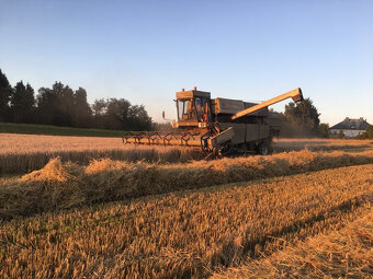 Kombajn, sklízecí mlátička Fortschritt e 516 B - 6