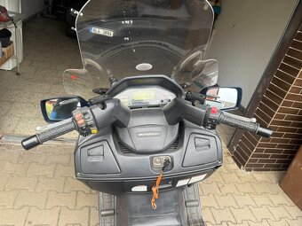 SUZUKI BURGMANN 650 - 6