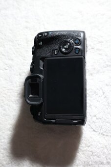 Canon RP + Příslušenství + 7 baterií - 6