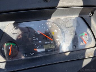 Malotraktor Captain 263 s čelním nakladačem s TP - 6