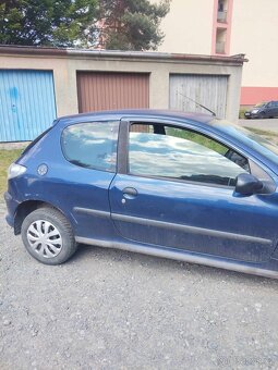 Peugeot 206 1.4 benzín - 6