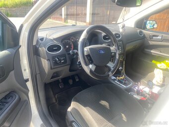 Ford Focus MK2 Hatchback - 6