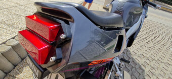 YAMAHA YZF 750r - 6