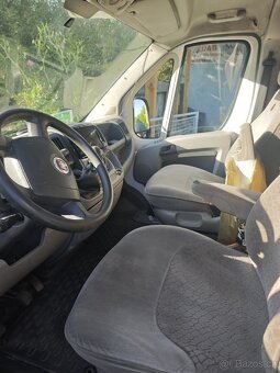 Obytná dodavka, plně soběstačná s velkou garáží - 6