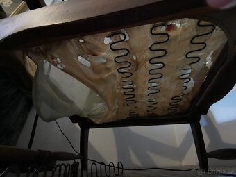 Staré křeslo ušák - 6