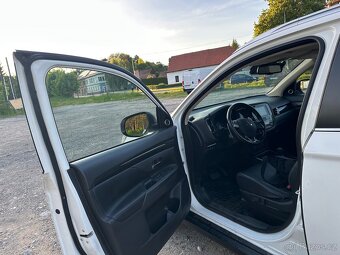 Mitsubishi Outlander 2.3 Di-d - 6