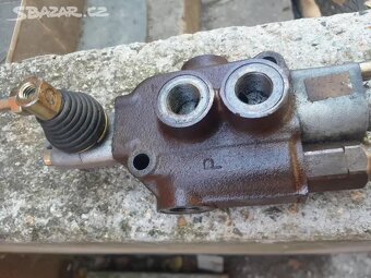 Prodám hydraulický rozvaděč k .malotraktorům viz fota - 6