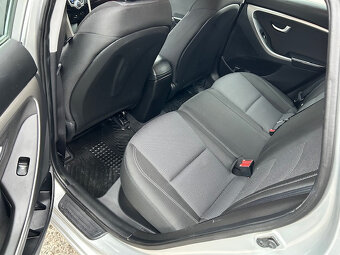 Hyundai i30 1,6 CRDi 81kw 70000km 2015 - 6