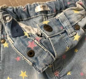 Dívčí fialové kalhoty vel.86 a džíny s hvězdičkami vel.80 - 6