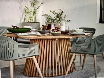 Zhradni stul akcie - 6