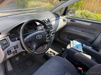 Prodám Toyota Avensis Verso 2.0 D 116K 7-míst - 6