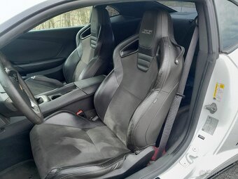 Prodam Chevrolet Camaro SS 6.2 2015 manuál - 6