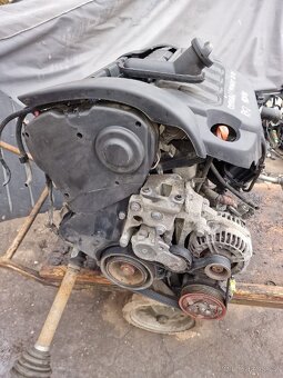 Motor Citroën , Peugeot 20 16V 103kW - 6