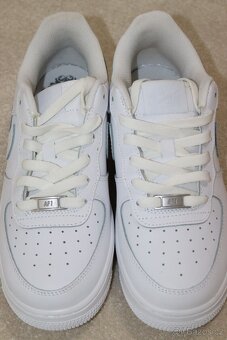 Bílé NIKE AIR FORCE 1 vel. 38,5 - 6