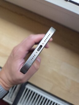 iPhone 15 Pro Max 256 GB Natural Titan - 6