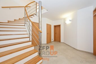 Komfortní rodinné bydlení v klidu a soukromí – kompletně zre - 6