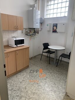 Pronájem obchodního prostoru 121 m2, ulice nám. E. Beneše, M - 6