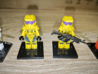 Halo minifigurky s vybavením - 6