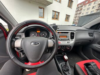 Kia Rio sedan - 6