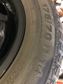 Nové zimní pneu 175/70/14 na disku Škoda rozteč 5x100 - 6