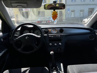 Mitsubishi autlander - 6
