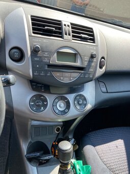Toyota RAV4 2.2 D-4D 4x4 – spolehlivé SUV - 6