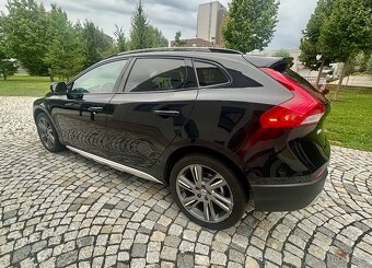 VOLVO V40 CROSS COUNTRY 2.5 T5 187KW 4x4 SUMMUM-AUTOMAT-ACC - 6