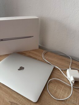 MacBook Air 13” 2020 Intel i3 - 6