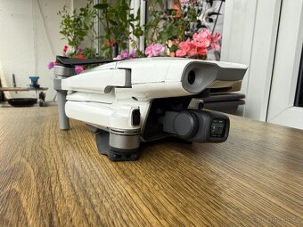 DJI AIR 2  + baterie a příslušenství - 6