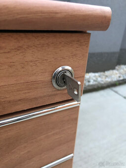 Kancelářská skříňka s šuplíky. Uzamykatelná. Pojízdný box - 6