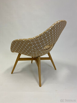 Vyhledávaná skořepinová křesla Navrátil, 2 kusy - 6