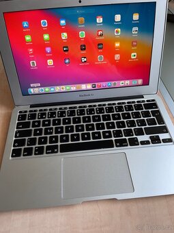 MacBook Air 11. 2014.   Core i5 - 6