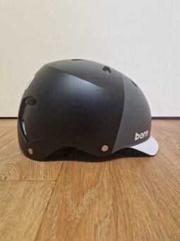 Prodám přilbu Bern Watts - 6