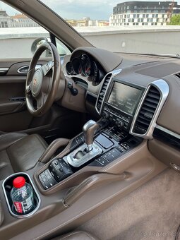 Porsche Cayenne - 6