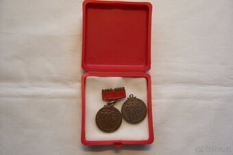 VOJENSKÁ A CIVILNÍ VYZNAMENÁNÍ - 6