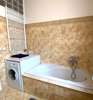 Pronájem bytu 1+kk, Náves Svobody, Olomouc - Holice - 6