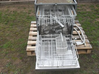 VESTAVNÁ NEREZ MYČKA MIELE, LUXUSNÍ ZNAČKA,VYROBENO V CZ - 6