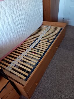 DŘEVĚNA  POSTEL -  VELKY ÚLOŽNÝ PROSTOR - 6