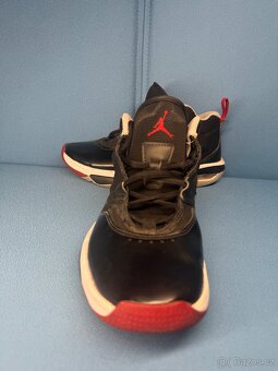 Jordan Loyal 3 - 6