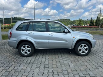 Toyota RAV4 - 6