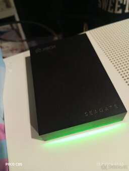 Xbox One S 500GB se 4TB externím diskem - 6