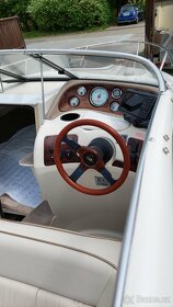 REGAL 2250 kajutový motorový člun - 6