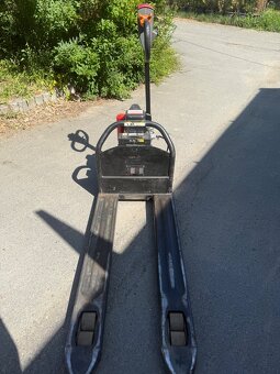 Prodám Elektrický Paletový vozík Heli - 6